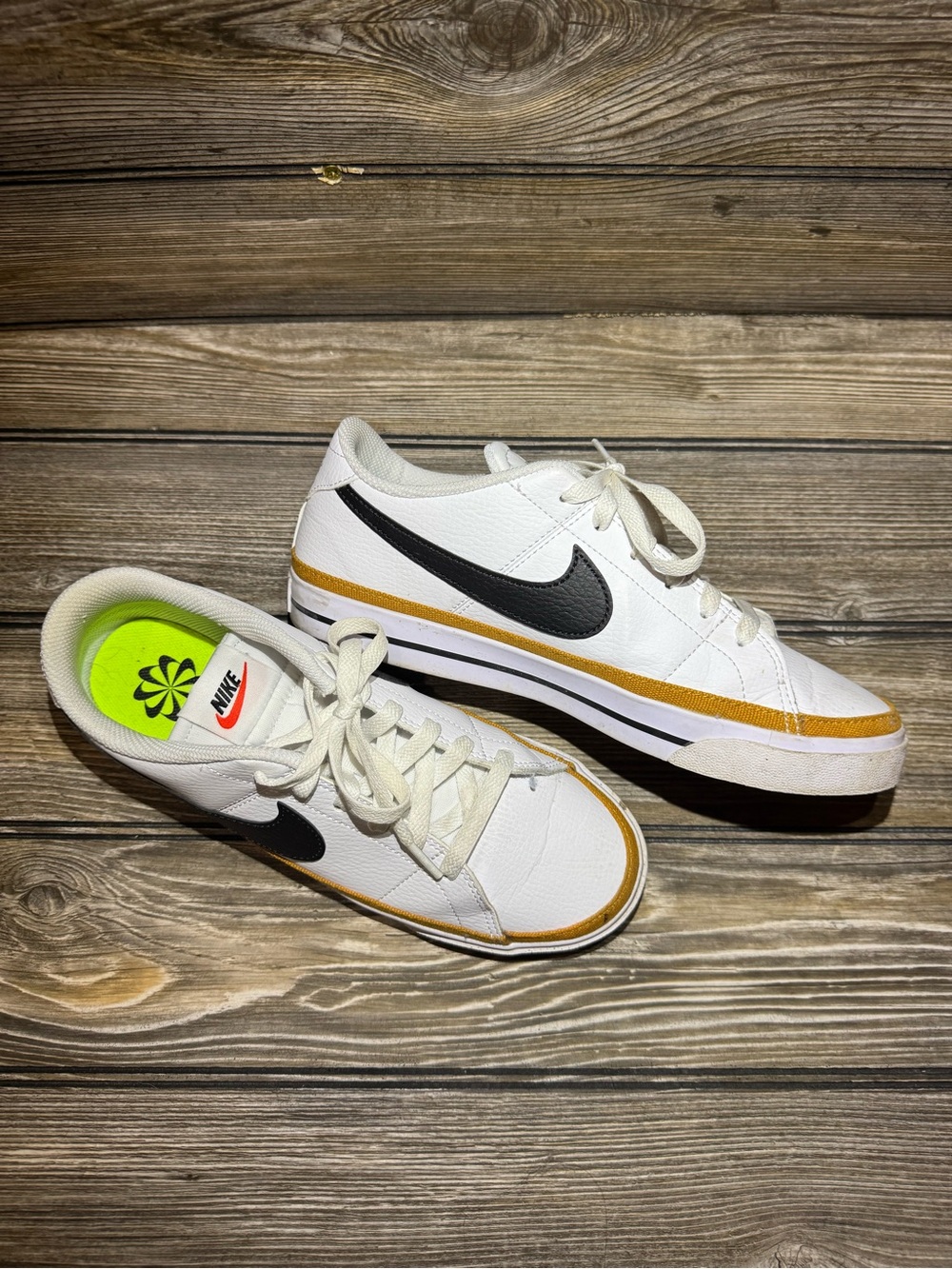 Nike Women’s Court Legacy Sneakers Size 9